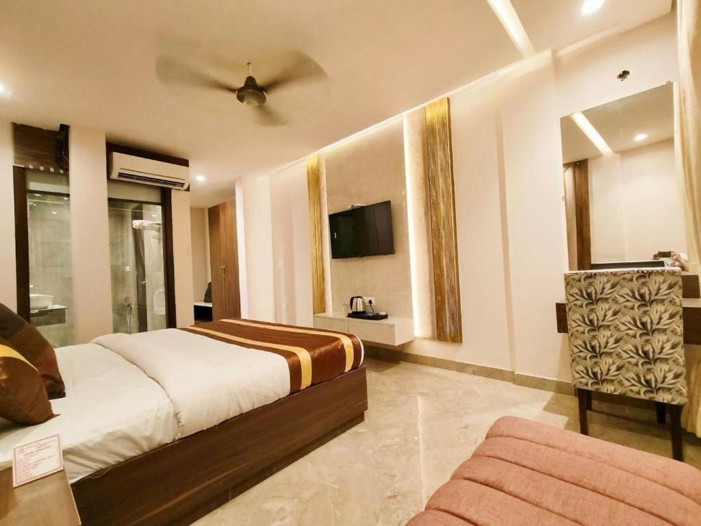 Hotel Cj International